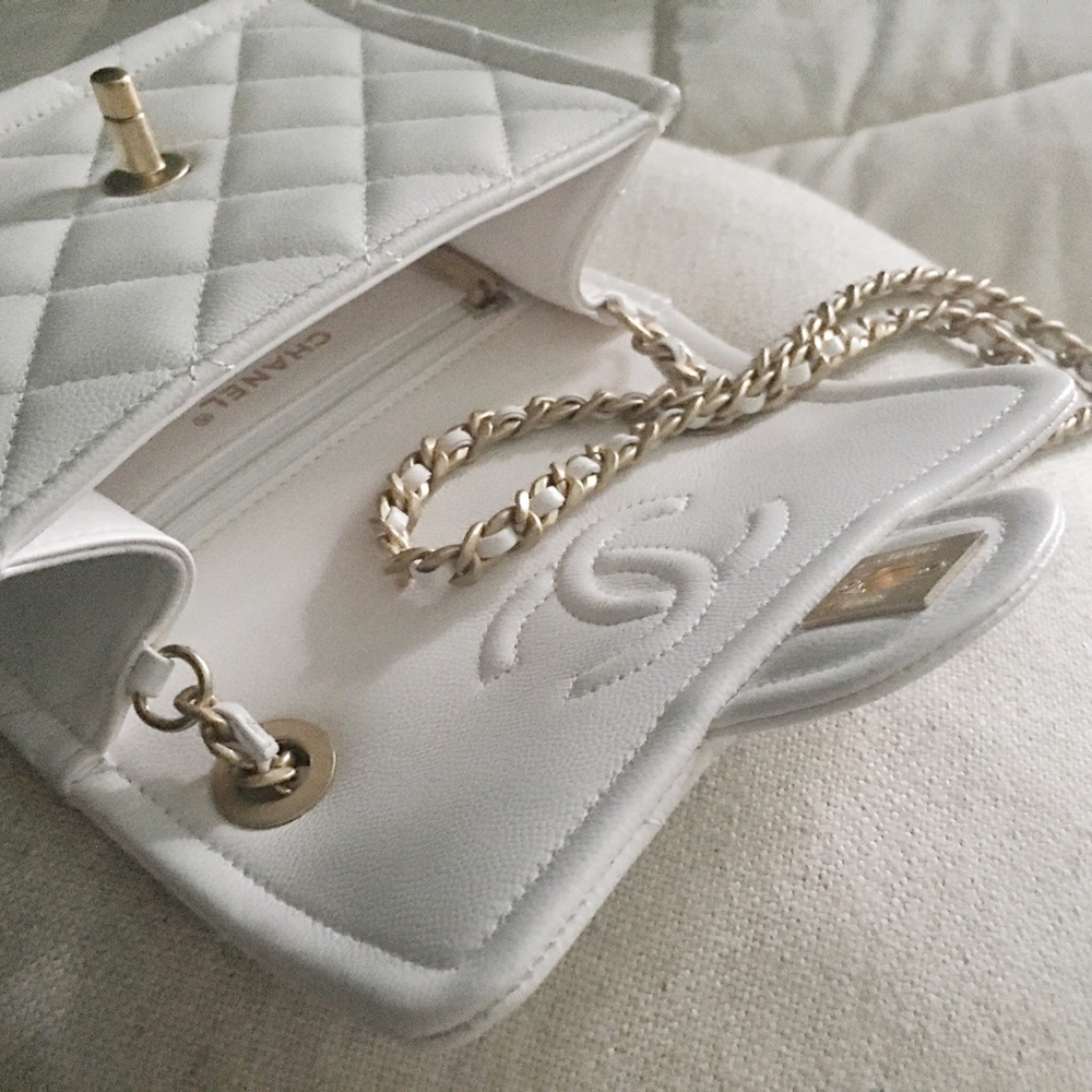 Chanel Caviar Classic Flap - Picture 7 of 17